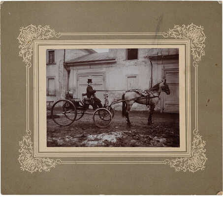 Восемь фотографий из собраний В.Г. Лидина на тему автомобилей